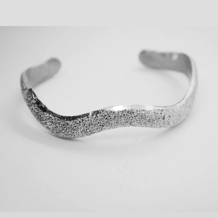 BRACCIALE IN ALLUMINIO APERTO ONDULATO