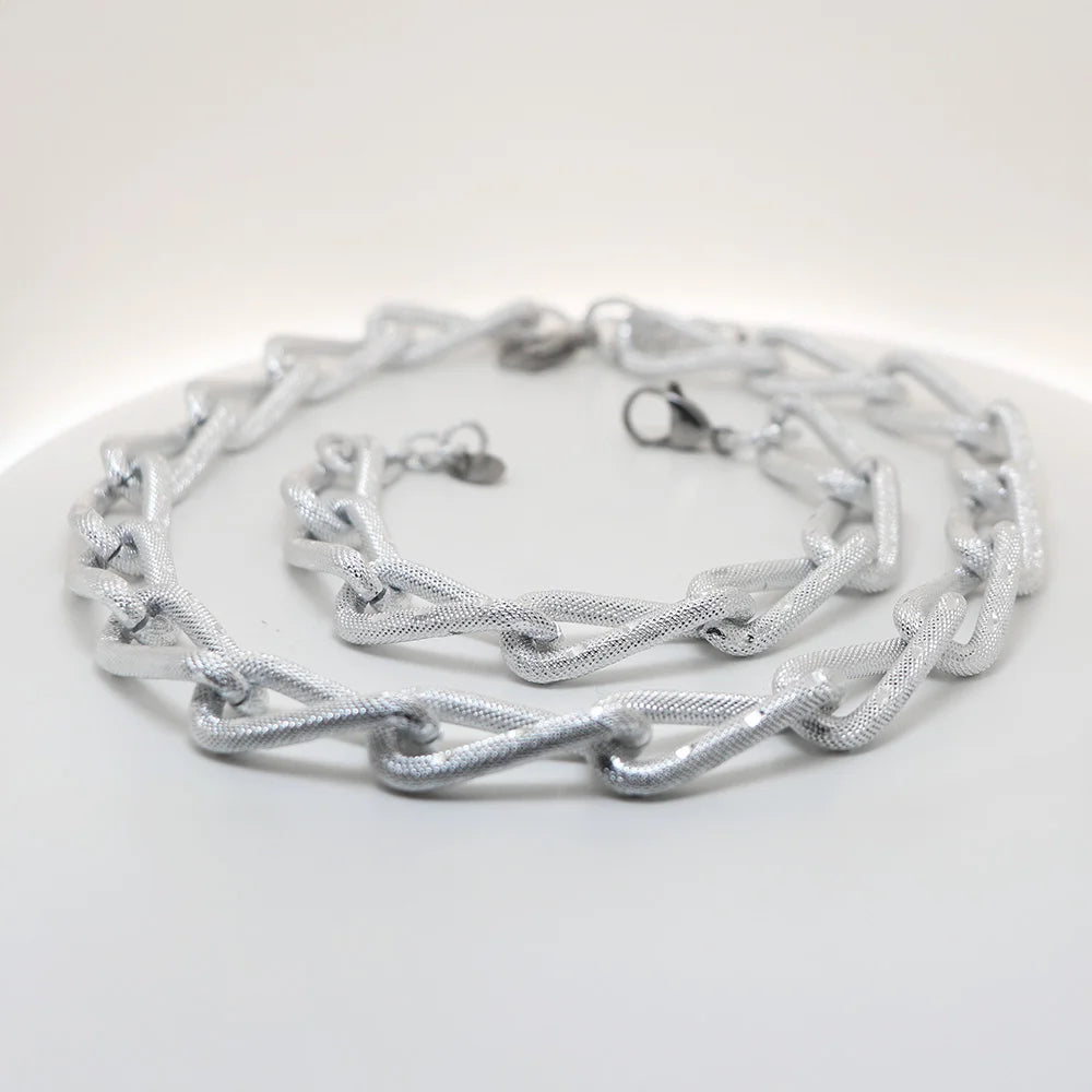 CORALYA - COLLANA IN ALLUMINIO INCISO