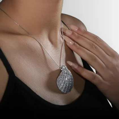 Ciondolo in alluminio inciso Conchiglia : piccolo charm in alluminio inciso | Shadi Bijoux