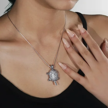 Ciondolo in alluminio Tartaruga : piccolo charm in alluminio inciso | Shadi Bijoux