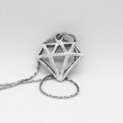 Ciondolo in alluminio Diamante : scopri tutti i modelli sul nostro store online | Shadi | shadialfazaa.com