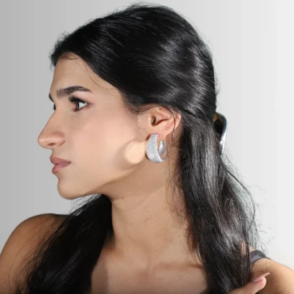 Orecchini in alluminio Cerchi 30.14 : luminosi orecchini a cerchio incisi a mano | Shadi Bijoux