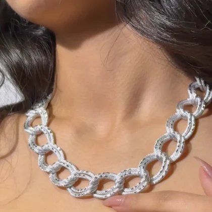 Collana e bracciale in alluminio Rylis con maglie doppie leggermente ondulate | Shadi Bijoux